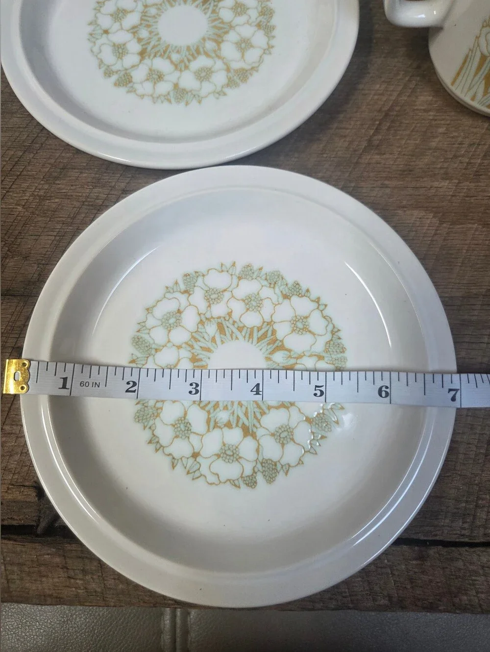 5 Pieces Vintage Hornsea England Pottery in the Fleur pattern ~ Bin 1E